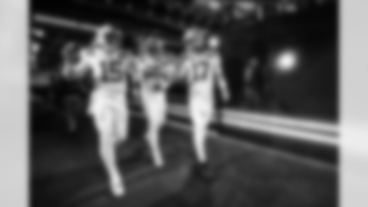 QBRiley Leonard#15, QBDaniel Jones#17 and QBAnthony Richardson#5
