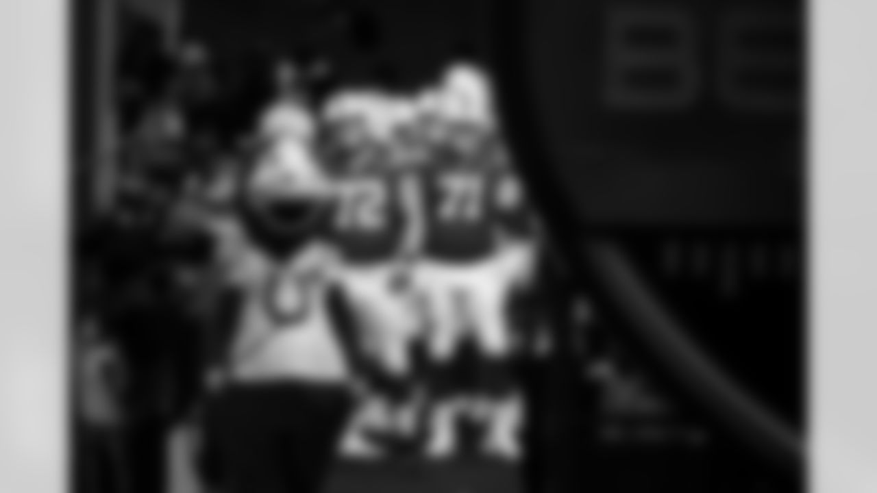 T Braden Smith #72 and G Matt Goncalves #71