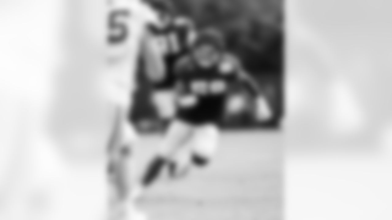 LB Austin Ajiake #58