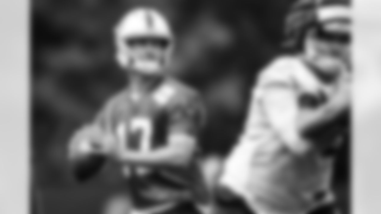 QB Daniel Jones #17