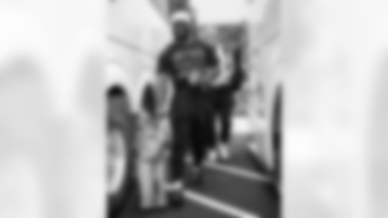 DE Kwity Paye #51 and DE Laiatu Latu #97