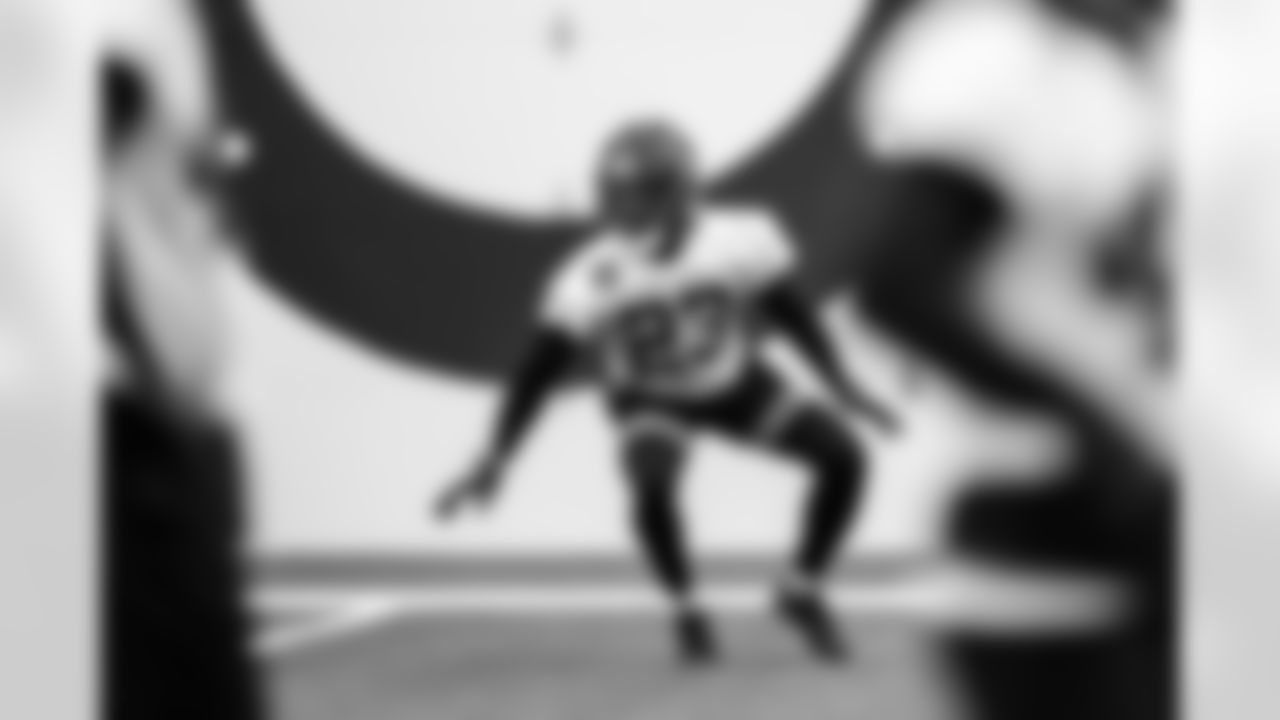 CB Kenny Moore II #23