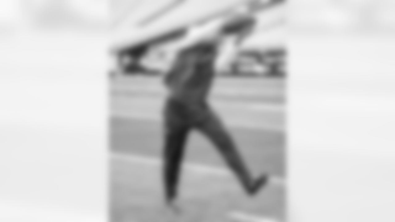 2025_1102_PIT_Pregame_0002