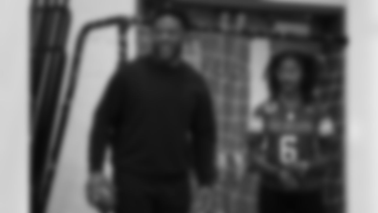 Colts linebacker Zaire Franklin instructs a drill during a GENYOUth clinic on Tuesday, Feb. 24, 2026, at Fall Creek Valley Middle School in Indianapolis. (Jerod Ringwald/AP Content Services for the NFL)