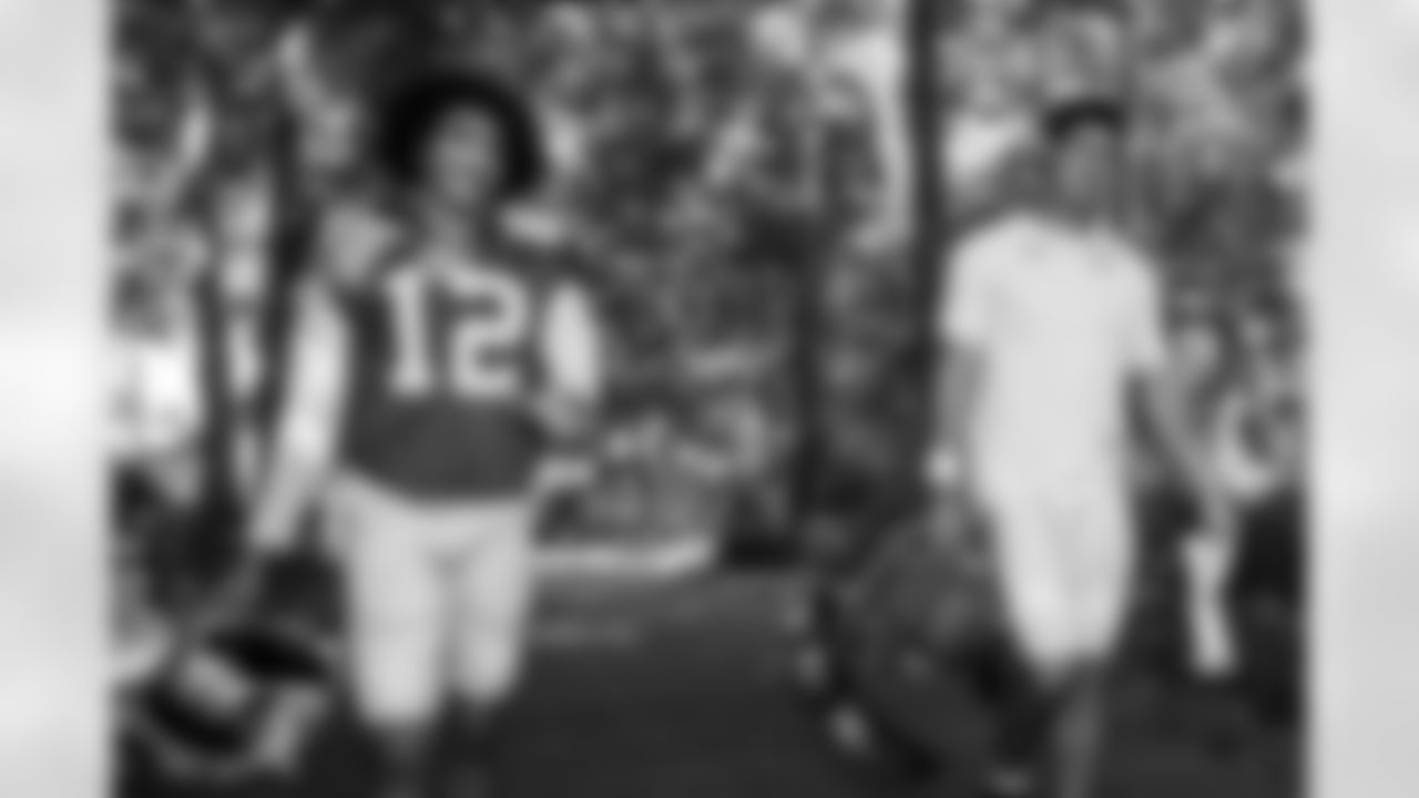 QB/WR Jason Bean #12 and QB Daniel Jones #17