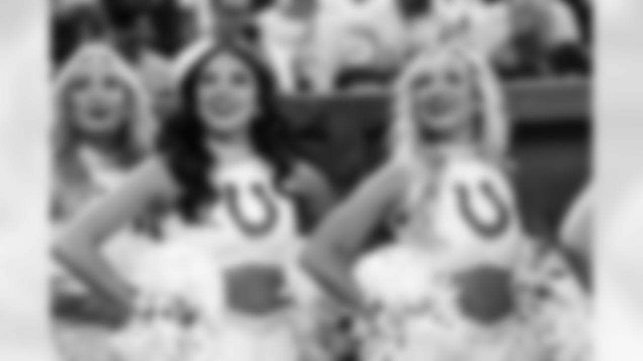 Kinsley B., Victoria V. and MacLaine F.