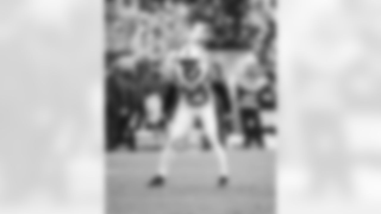 CB Kenny Moore II #23