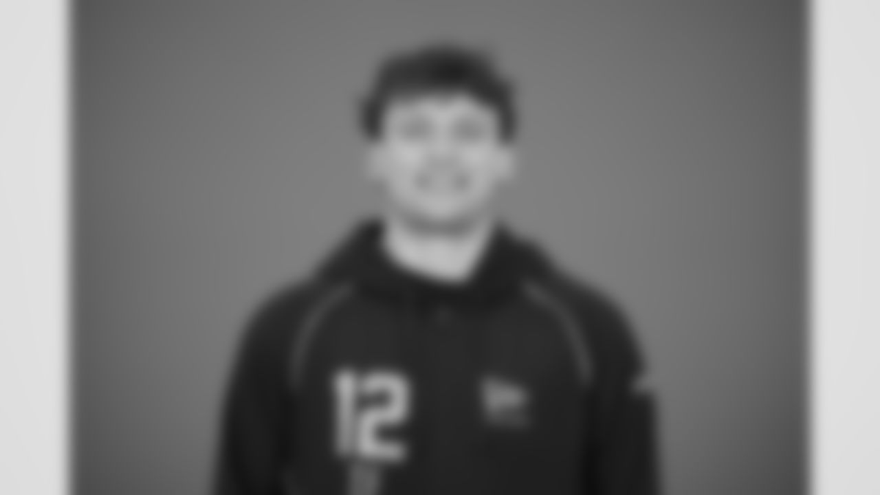 Tennessee tight end Miles Kitselman (12) poses for a portrait at the NFL football scouting combine in Indianapolis, Wednesday, Feb. 25, 2026 (AJ Mast/AP Content Services for the NFL)