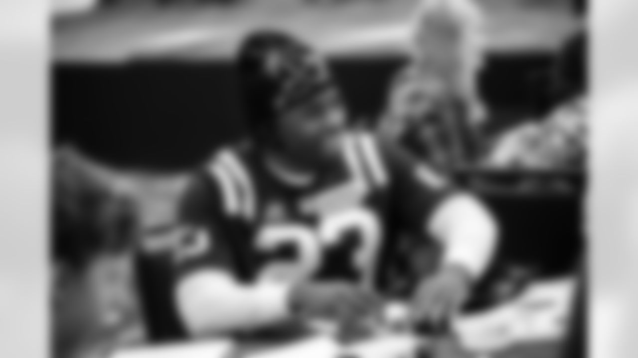 CB Kenny Moore II #23