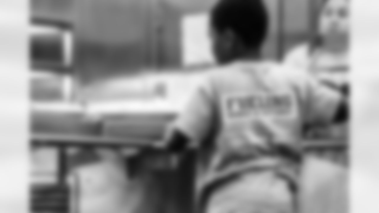 2025_1028_A_Longer_Table_57287