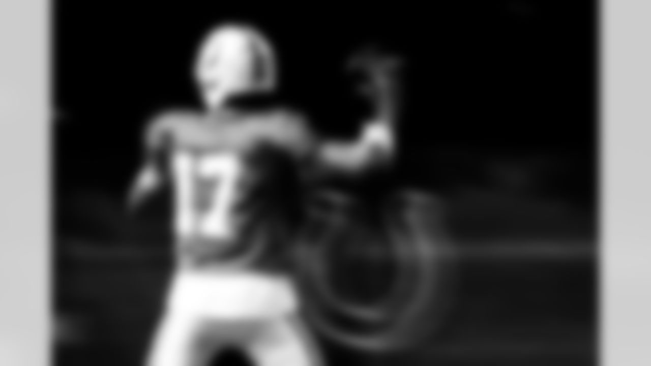 QB Daniel Jones #17