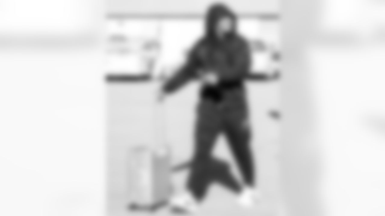 LB Buddy Johnson #59