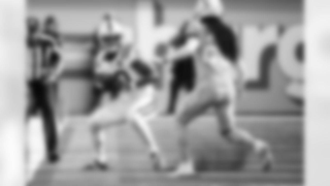 WR Adonai Mitchell #10