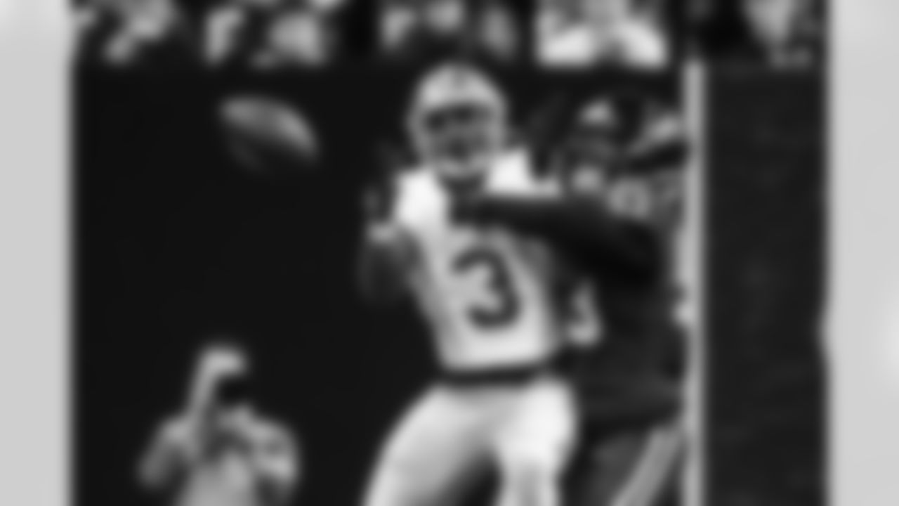 LB Germaine Pratt #53