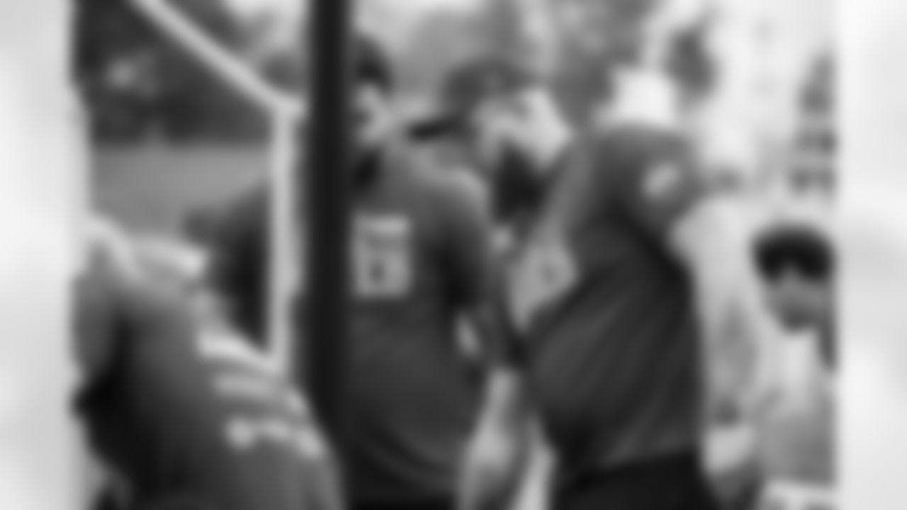 T Matt Goncalves #71 and G Dalton Tucker #68