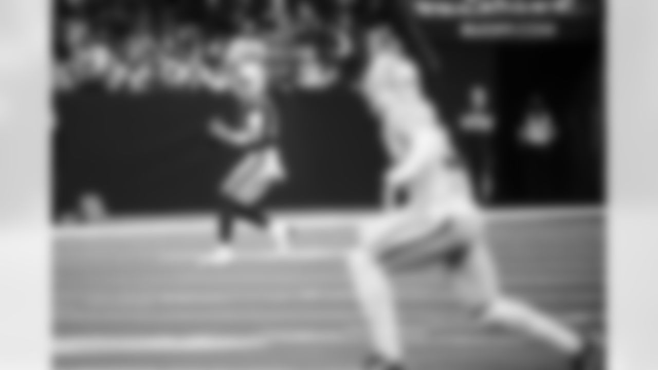QB Riley Leonard #15