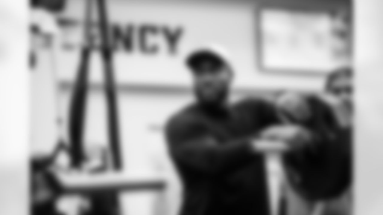 DT Adetomiwa Adebawore #95 and DE JT Tuimoloau #91