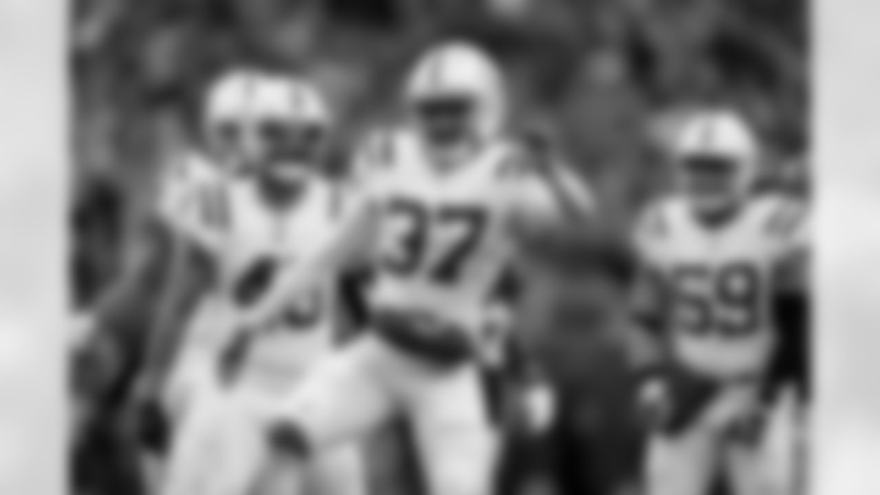 46 LS Luke Rhodes, 37 CB Ameer Speed