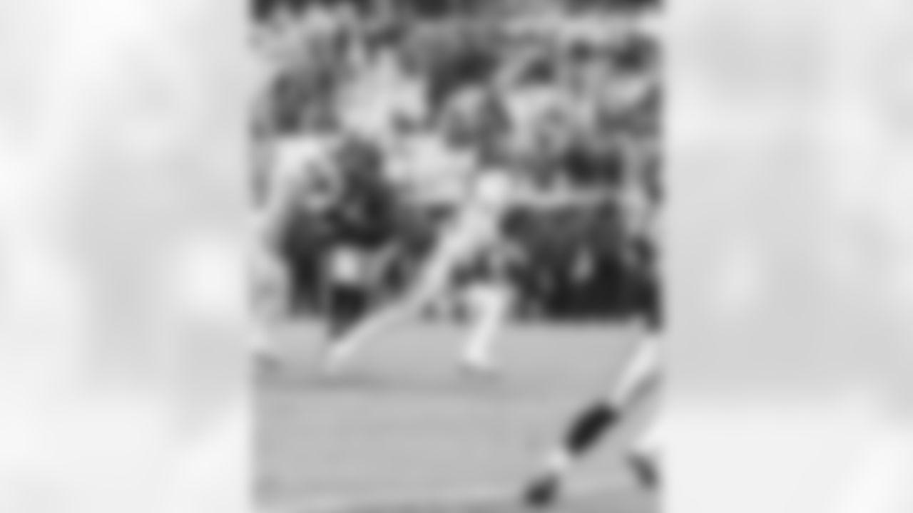 QB Riley Leonard #15