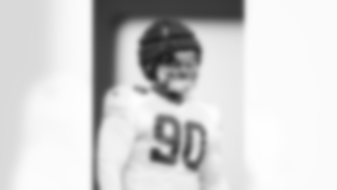 DT Grover Stewart #90