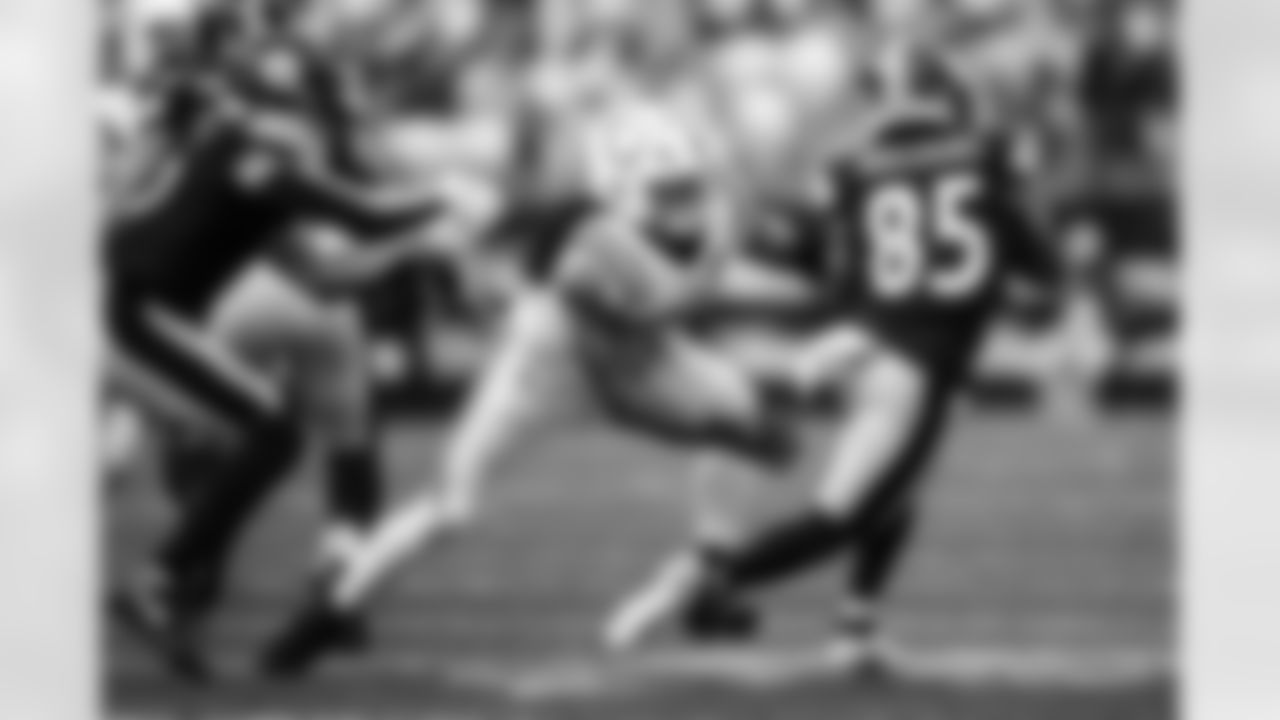 LB Buddy Johnson #59