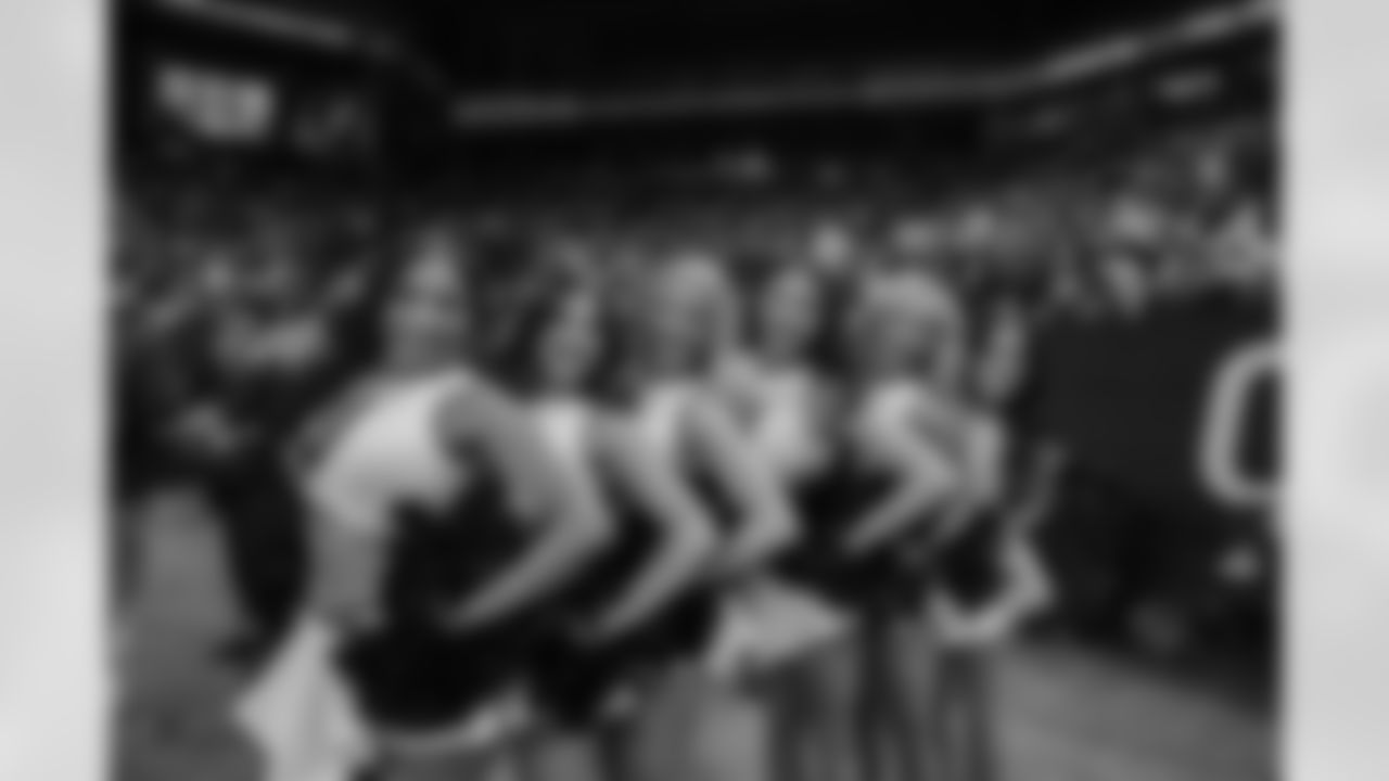 Cierra B., Whitney L., Paighton D., Victoria V., MacLaine F. and Sydney V.