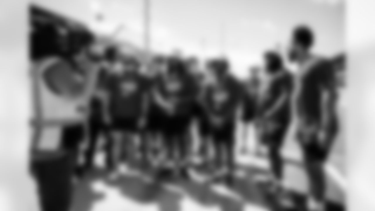 CMose Vavao#67, Maddux Trujillo, Solomon DeShields, CBJustin Walley#27, Devonta Davis and DEJT Tuimoloau#91