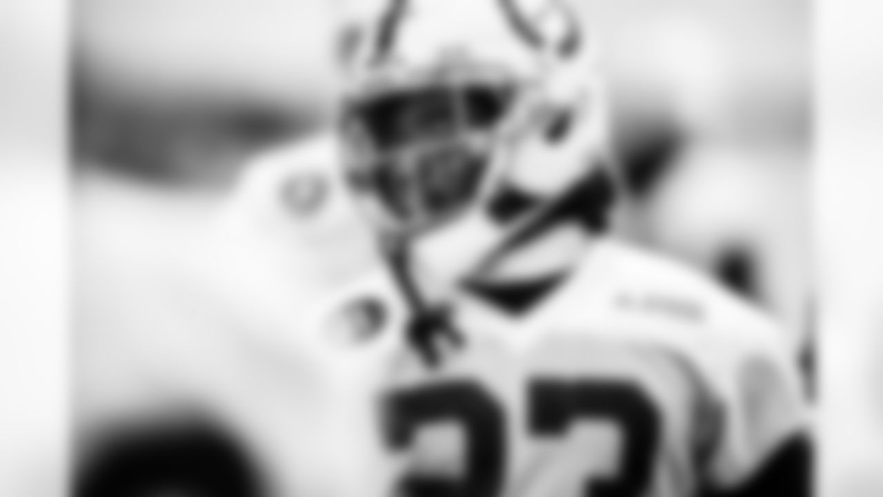 CB Kenny Moore II #23