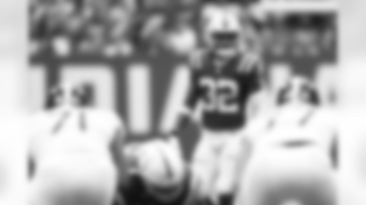 32 S Julian Blackmon
