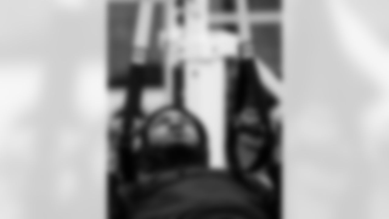 LB Jaylon Carlies #57