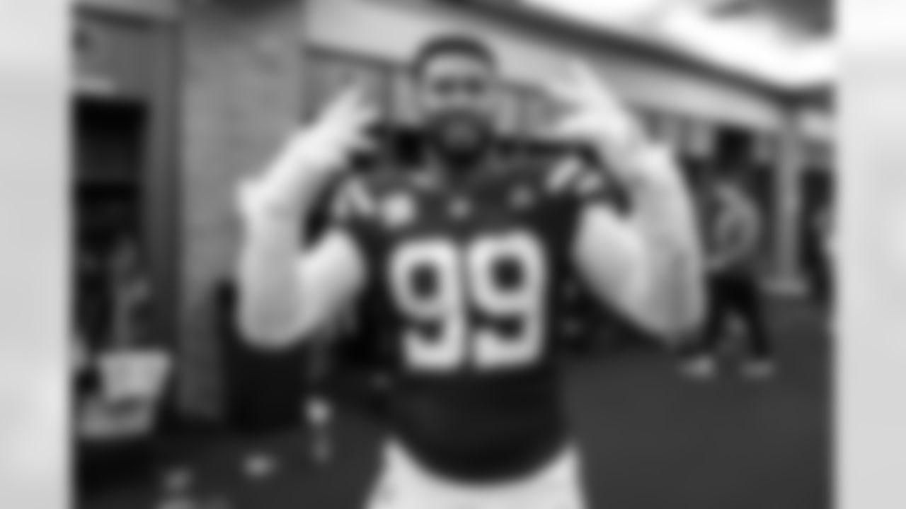 DT DeForest Buckner #99