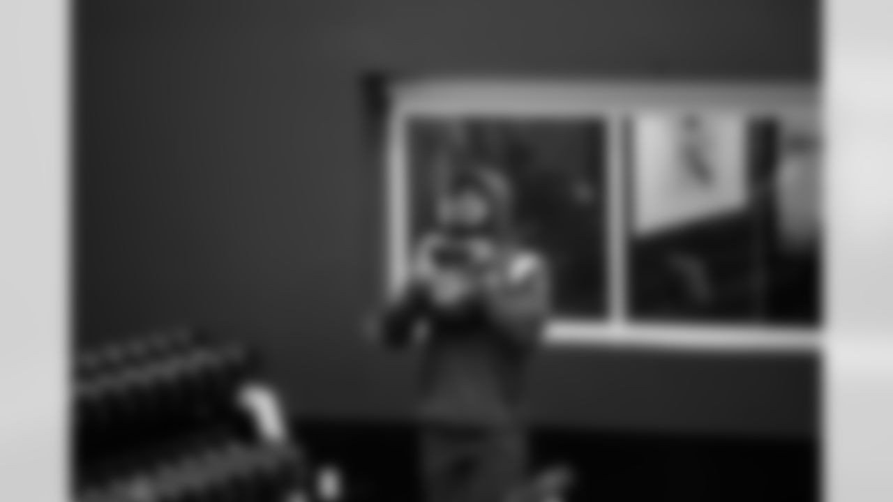 DE Durell Nchami #74