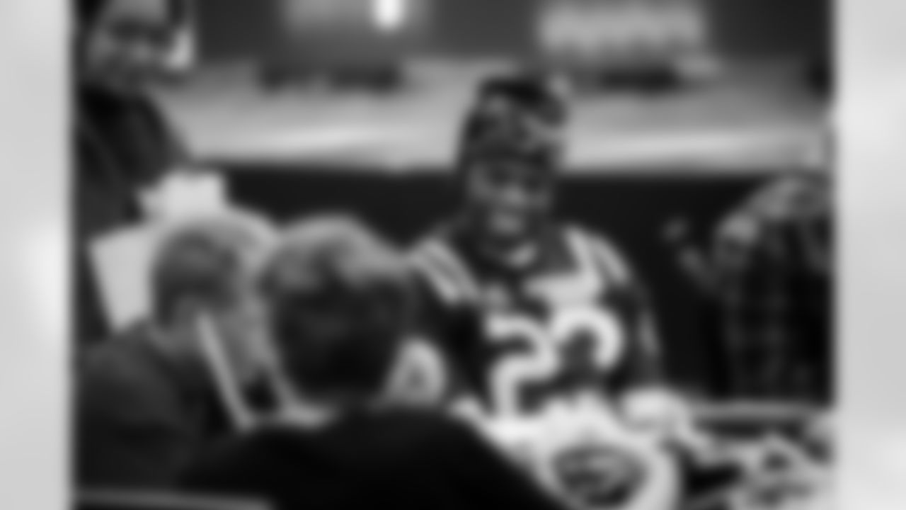 CB Kenny Moore II #23