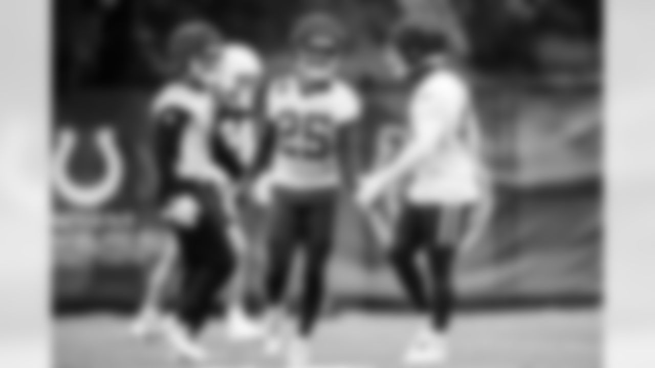 S Camryn Bynum #0, S Rodney Thomas II #25 and LB Zaire Franklin #44