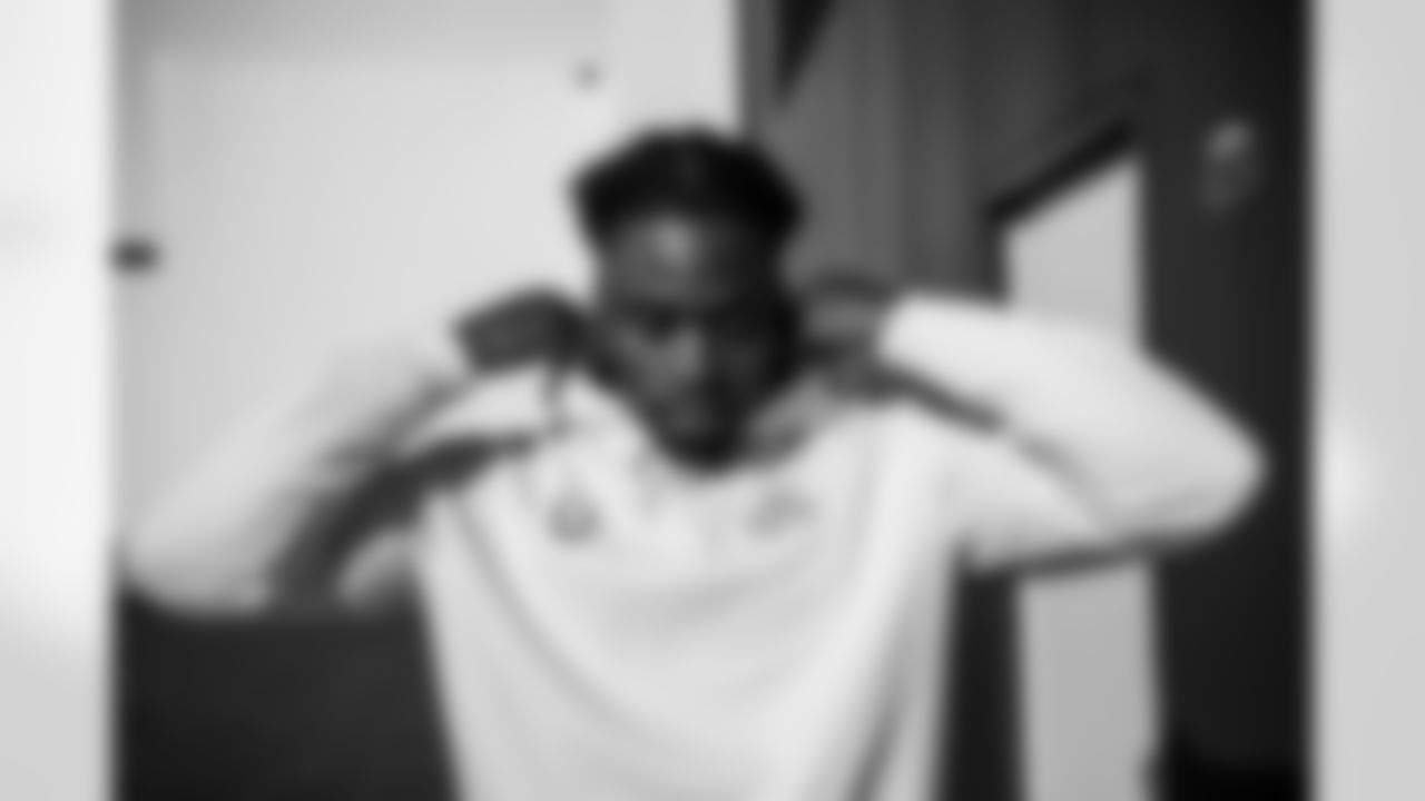 23 CB Kenny Moore II