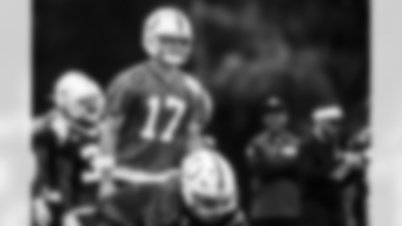 QB Daniel Jones #17