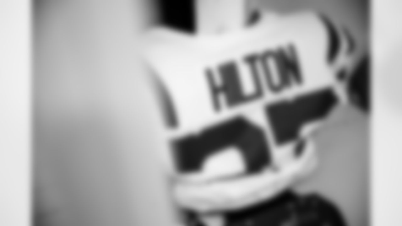 CB Mike Hilton #33
