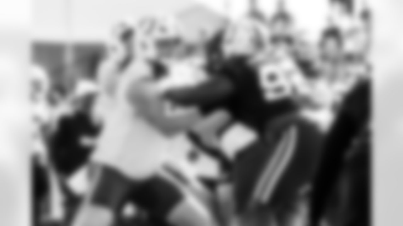 T Braden Smith #72 and DT Neville Gallimore #92