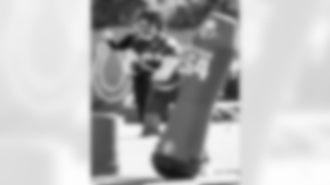 DT DeForest Buckner #99