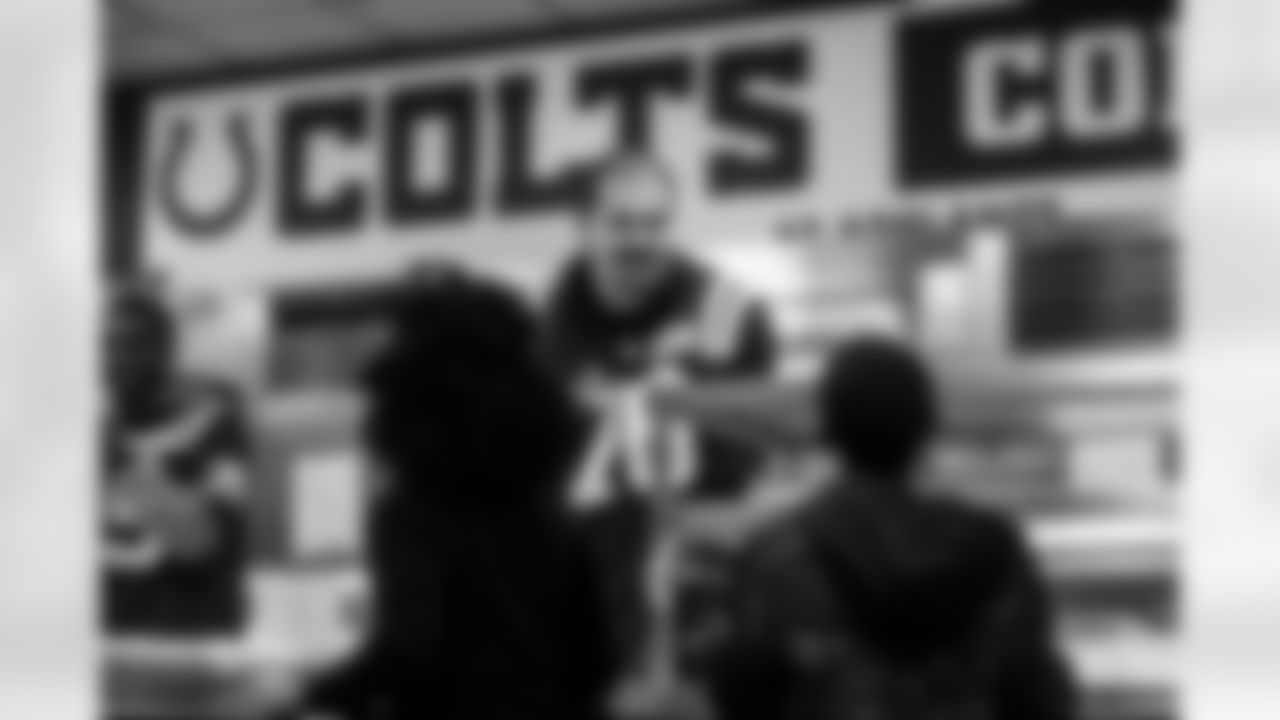 CB David Long Jr. #39 and T Jack Wilson #76