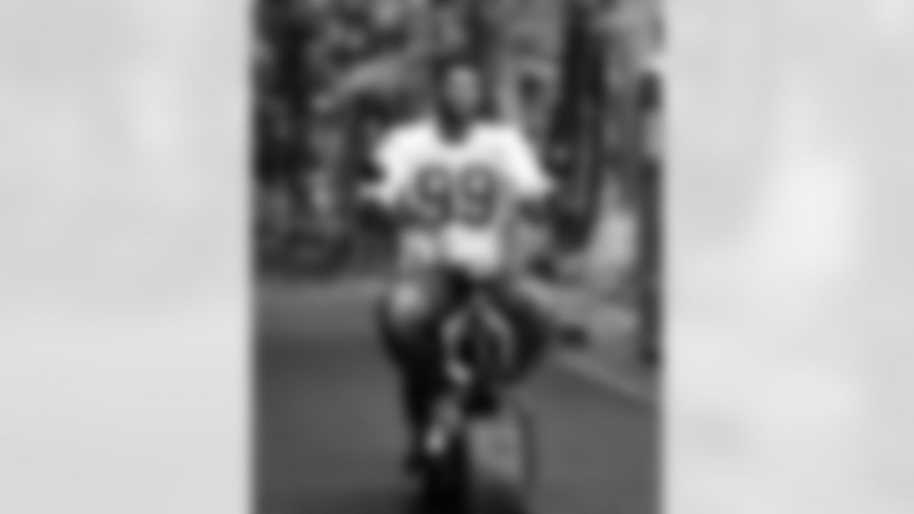 99 DT DeForest Buckner
