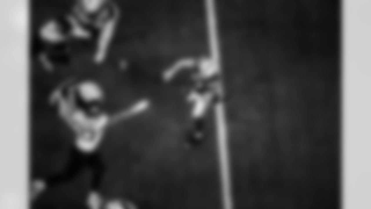 QB Phillip Rivers #17