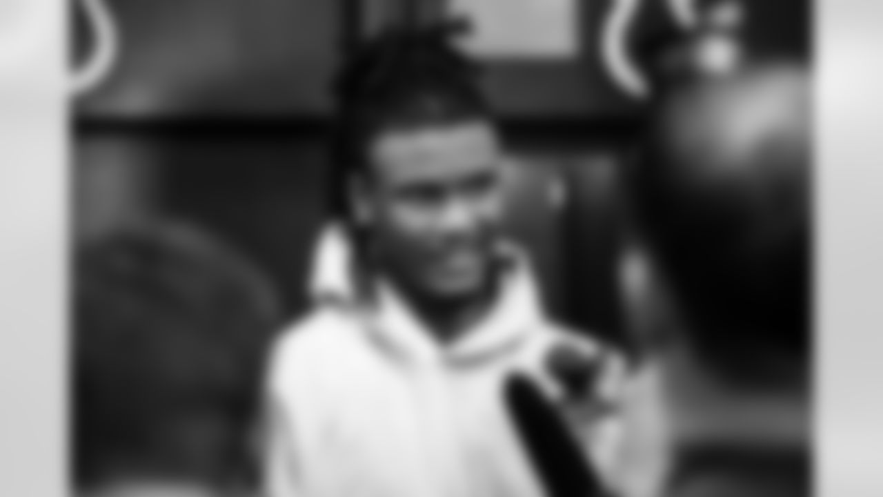 WR Adonai Mitchell #10