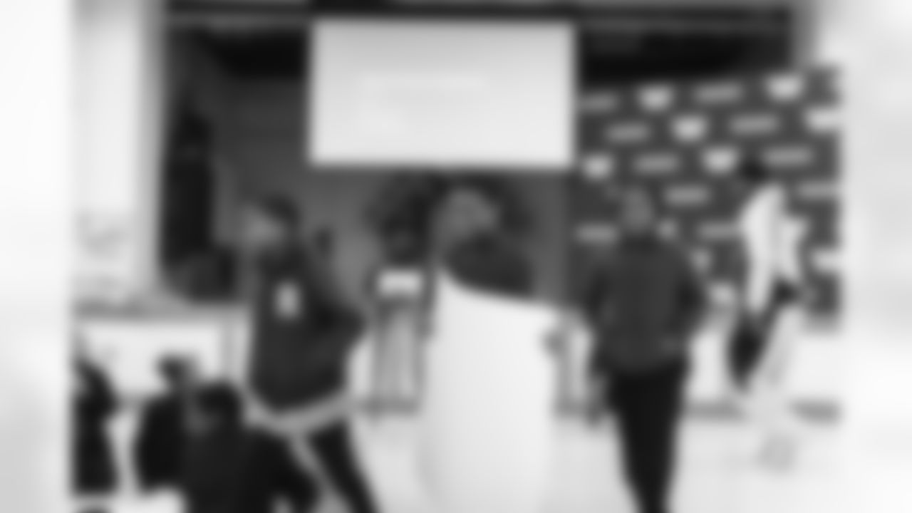 WASHINGTON, DC – DEC 09: Images of Johnson Johnson at his school visit at Malcolm X Elementary in Washington, DC on DECEMBER 09, 2025 (Photo by Taylor Sims for Washington Commanders)