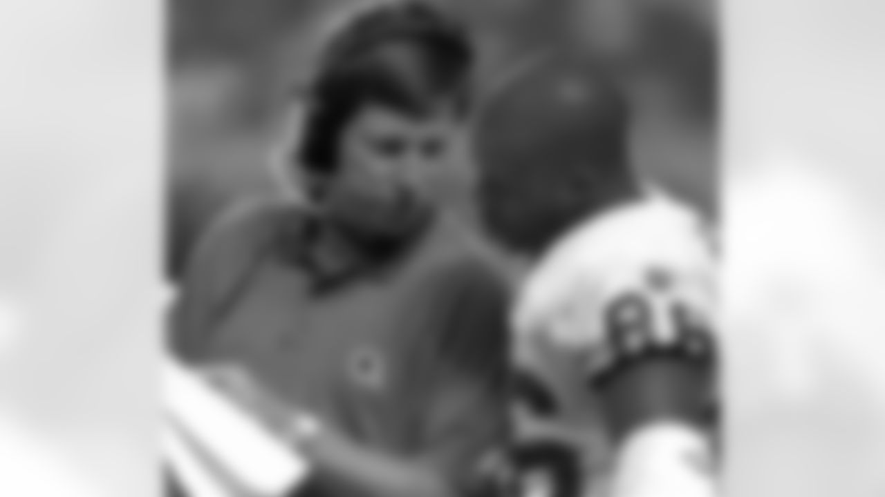(1997) Leslie Shepherd: 29 receptions, 562 yards,