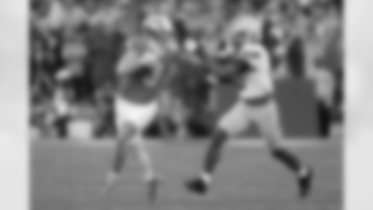 Oregon tight end Terrance Ferguson (3) stiff-arms Ohio State safety Sonny Styles (6) during the second half in the quarterfinals of the Rose Bowl College Football Playoff, Wednesday, Jan. 1, 2025, in Pasadena, Calif. (AP Photo/Mark J. Terrill)