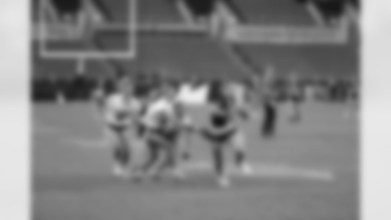 championship-girlsflag-commanders-0165