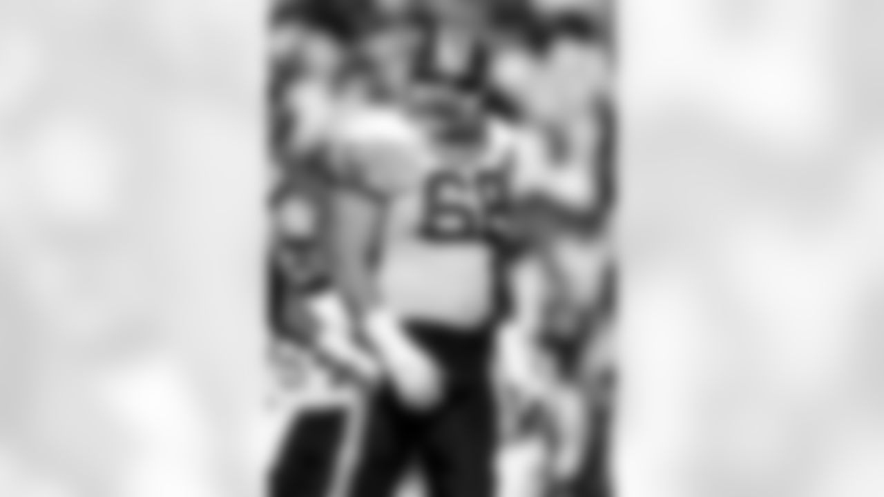Washington Redskins offensive lineman Joe Jacoby (66) sets for play in 1991. (AP Photo / Al Messerschmidt)