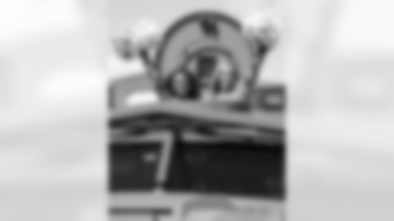 Joint Base Andrews airshow Salute activation (Alyssa Howell/ Washington Commanders)