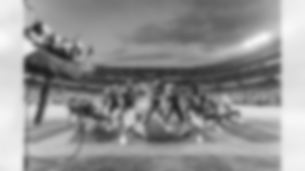 LANDOVER, MD – NOV 09: Command Force dancing at Northwest Stadium on AUGUST 18, 2025 in Landover, MD (Photo by Taylor Sims for Washington Commanders\